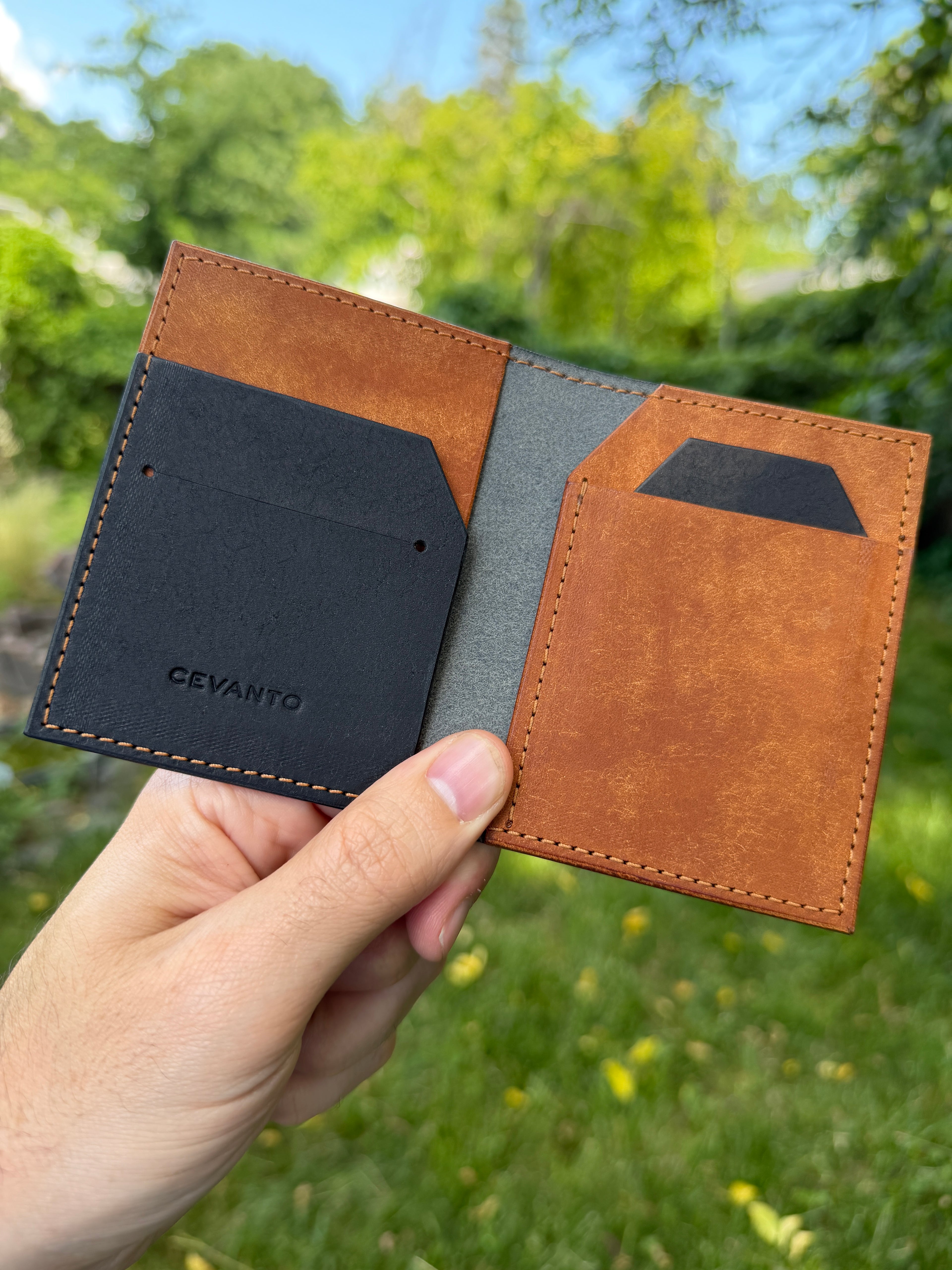 Cevanto black and tan leather wallet inside view